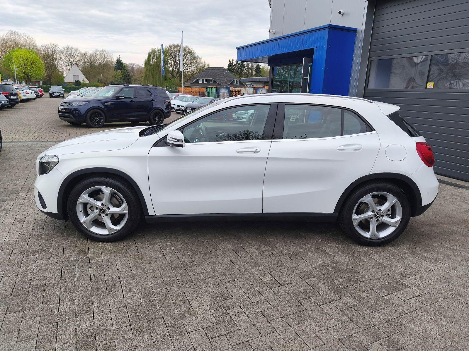 Mercedes-Benz GLA 180 Navi/Pano/Kam/SHZ/Bluetooth/Tempo
